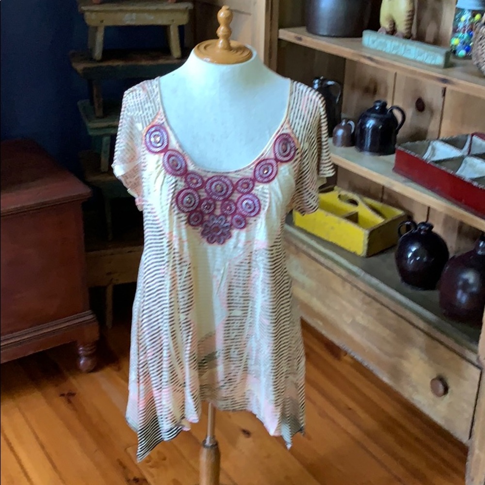 One World Short Sleeve Top Medium